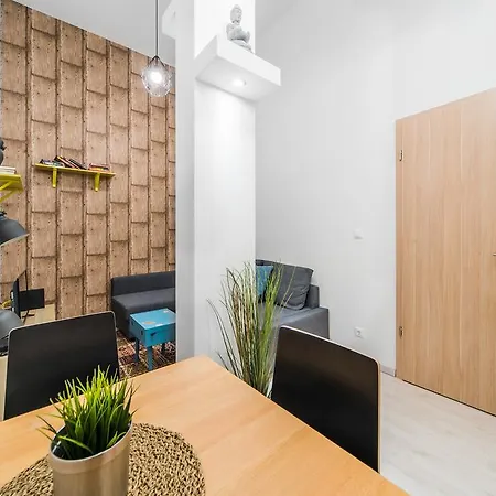 Astoria Airconed Apartment *