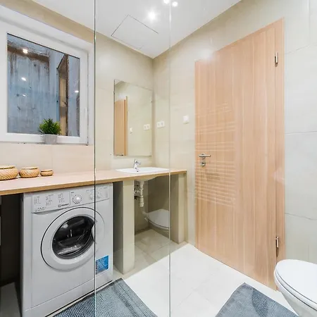 Astoria Airconed Apartment